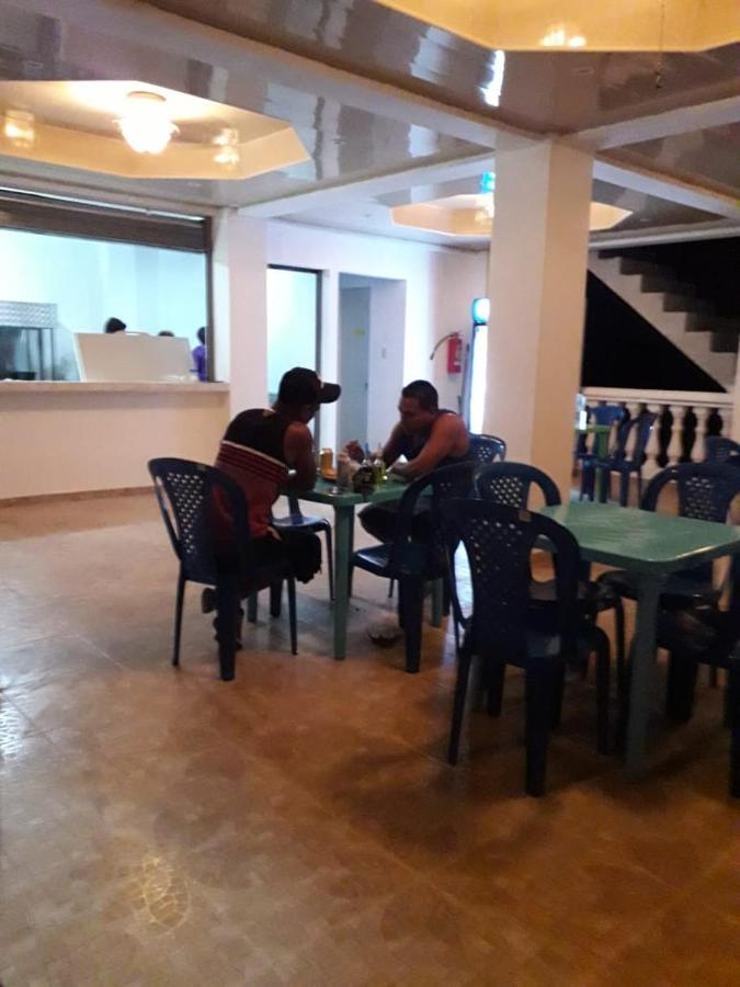 Oceans Hostal ซานตากาตาลีนา ภายนอก รูปภาพ