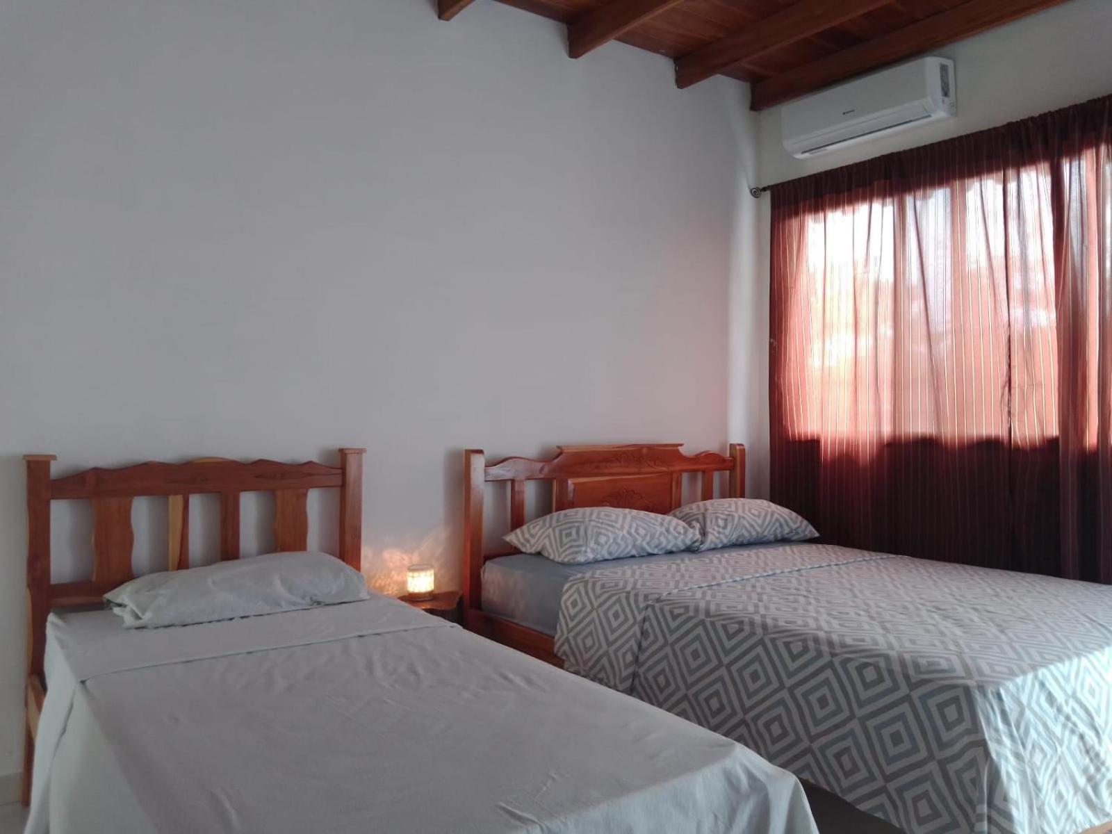 Oceans Hostal ซานตากาตาลีนา ภายนอก รูปภาพ